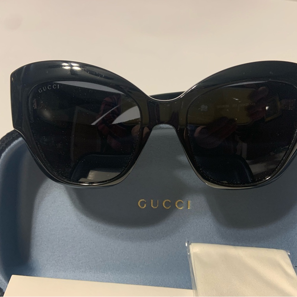 NWT Gucci Elegant Black Women's Sunglasses